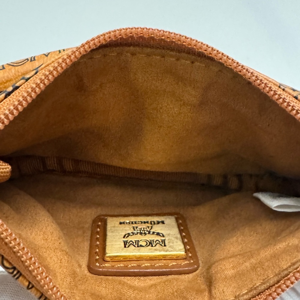 MCM Card Holder - Picture 3 of 10